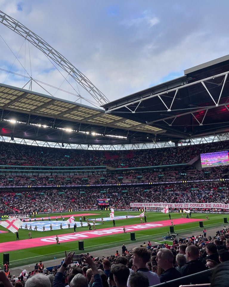SharnaLC_'s tweet photo. Late post, @wembleystadium last Friday 🏴󠁧󠁢󠁥󠁮󠁧󠁿🤍 @England https://t.co/8zP0KcCtEP