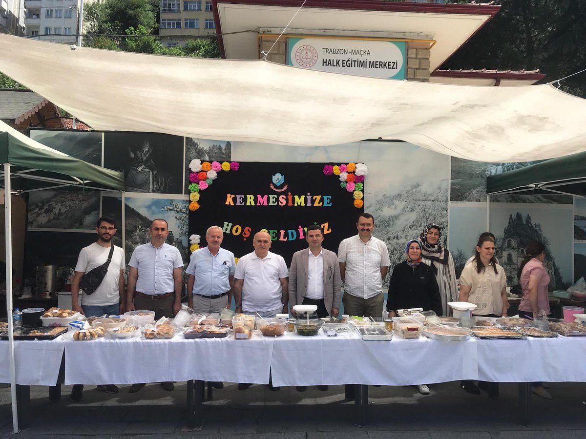 MackaMilliEgtm's tweet photo. Ce-Zi-Ne Kardeşler İlkokulunun kermesine,Kaymakamımız Sn A. Huzeyfe ÇAKMAK, İl Milli Eğitim Md. Yrd Sn Evren GÖRMÜŞ, Müdürümüz Sn Yaşar ADIGÜZEL, Şube Müdürlerimiz katılım sağladı.
@tcmeb @Yusuf__Tekin 
@mackakaymakamli @EvrenGrms 
@hasan_uygun91 @yasaradiguzel61 https://t.co/1LBvM6yvSs