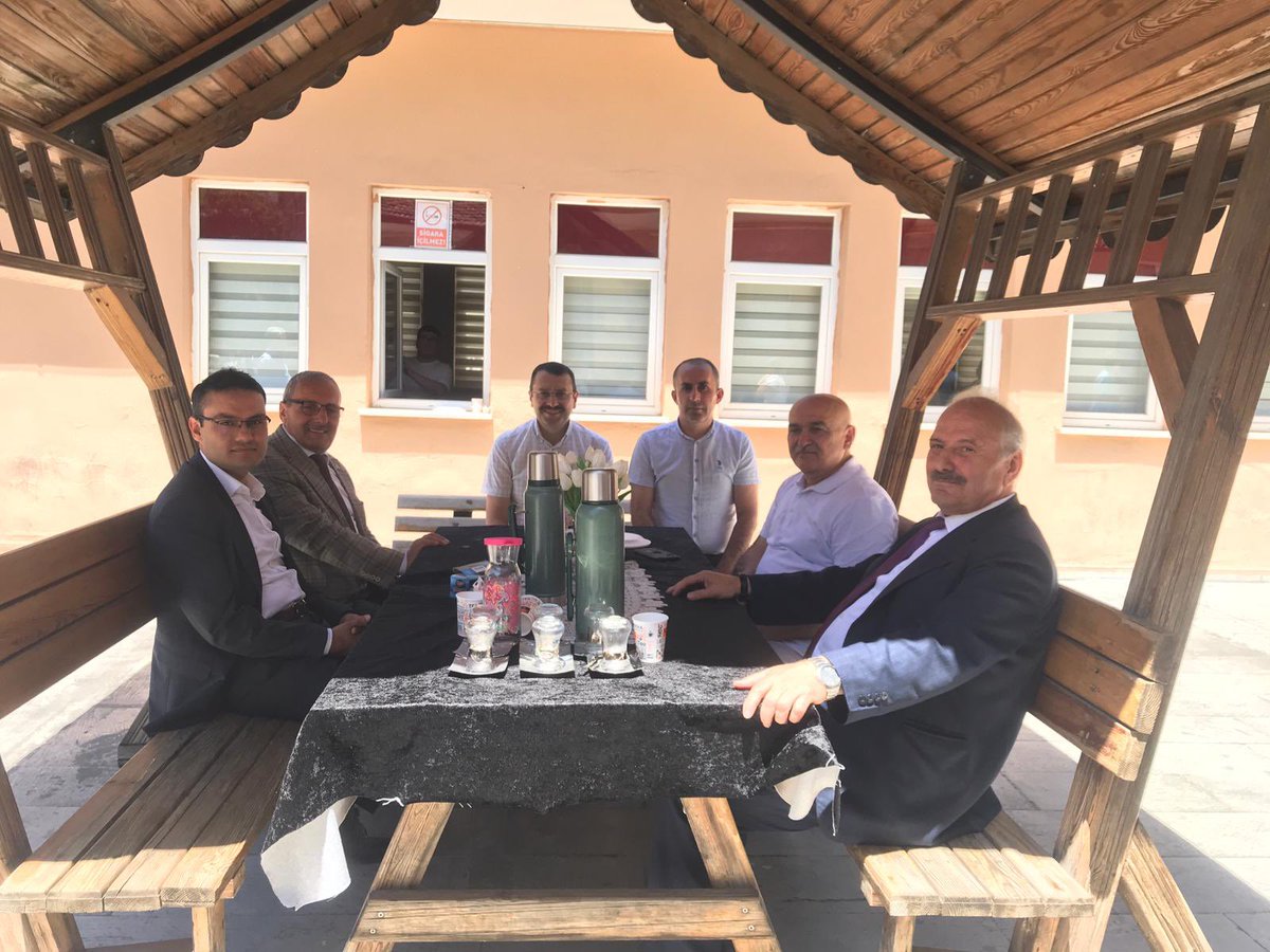 MackaMilliEgtm's tweet photo. Ce-Zi-Ne Kardeşler İlkokulunun kermesine,Kaymakamımız Sn A. Huzeyfe ÇAKMAK, İl Milli Eğitim Md. Yrd Sn Evren GÖRMÜŞ, Müdürümüz Sn Yaşar ADIGÜZEL, Şube Müdürlerimiz katılım sağladı.
@tcmeb @Yusuf__Tekin 
@mackakaymakamli @EvrenGrms 
@hasan_uygun91 @yasaradiguzel61 https://t.co/1LBvM6yvSs