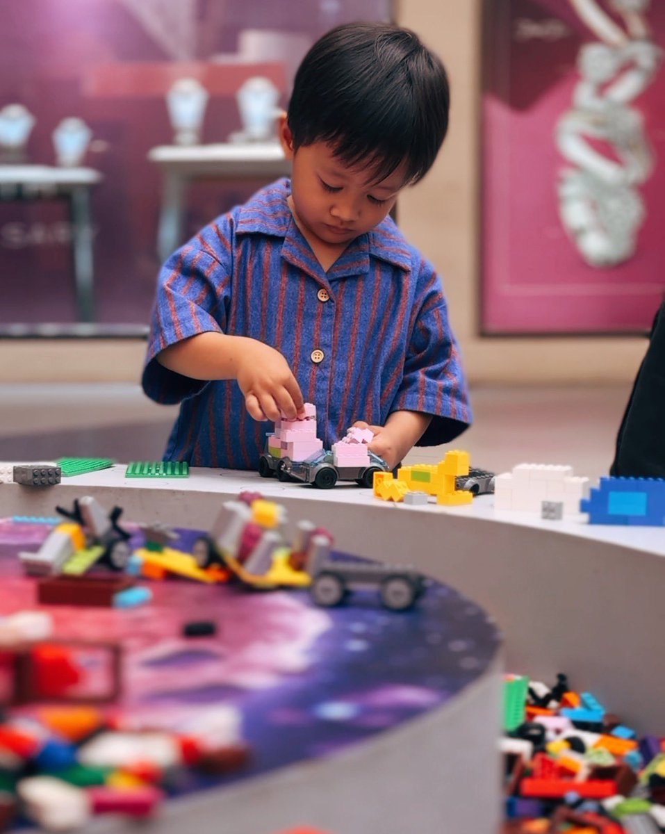 Madariyanhadi's tweet image. Explore Endless Space Adventure 🚀#LEGOSpace

📍23 Paskal Mall, Bandung