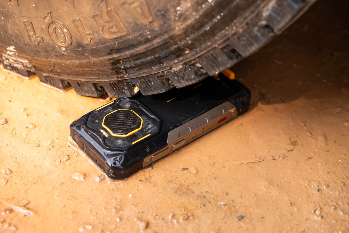 UlefoneMobile's tweet photo. Armor 26 Ultra vs Truck!
The #UlefoneArmor26Ultra is built to take a beating🦾 #MegaPerformance
Learn more: https://t.co/nA2Ph4LTTX https://t.co/unP5B68zUr