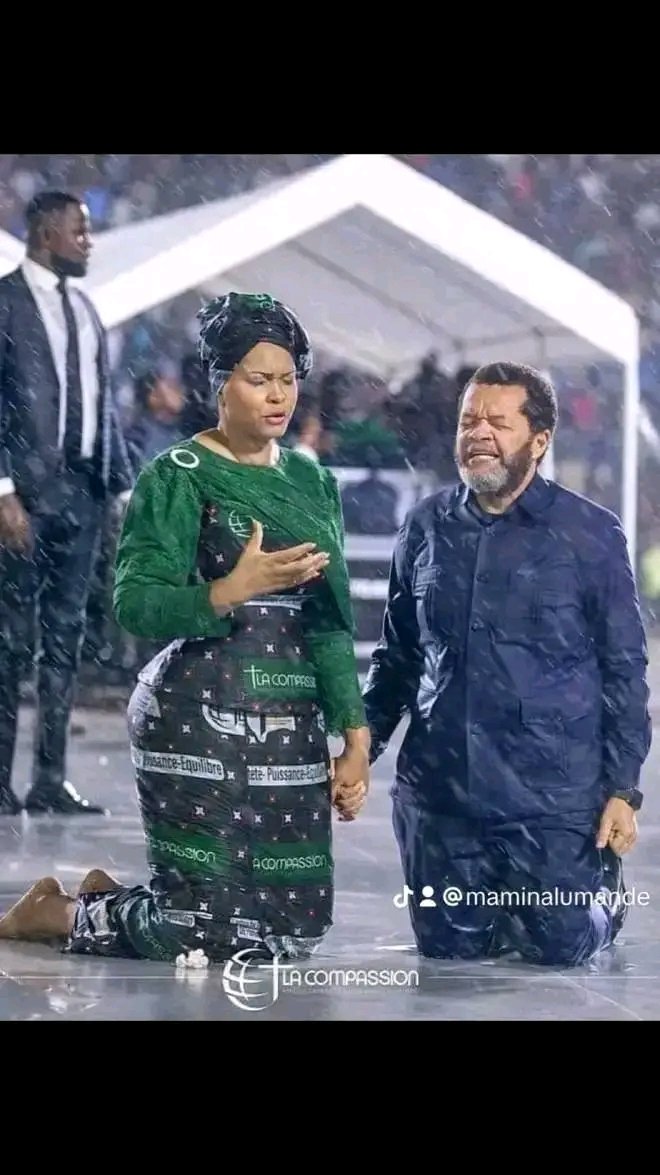 Yanickmate1Mate's tweet photo. #RDC: Blanche Tunasi, épouse du pasteur Marcelo @MarcelloTunasi de l'église "La Compassion" est décédée, ce mercredi 12 juin.

Rest in peace Maman 💔😭 https://t.co/KbEZNe3OAX