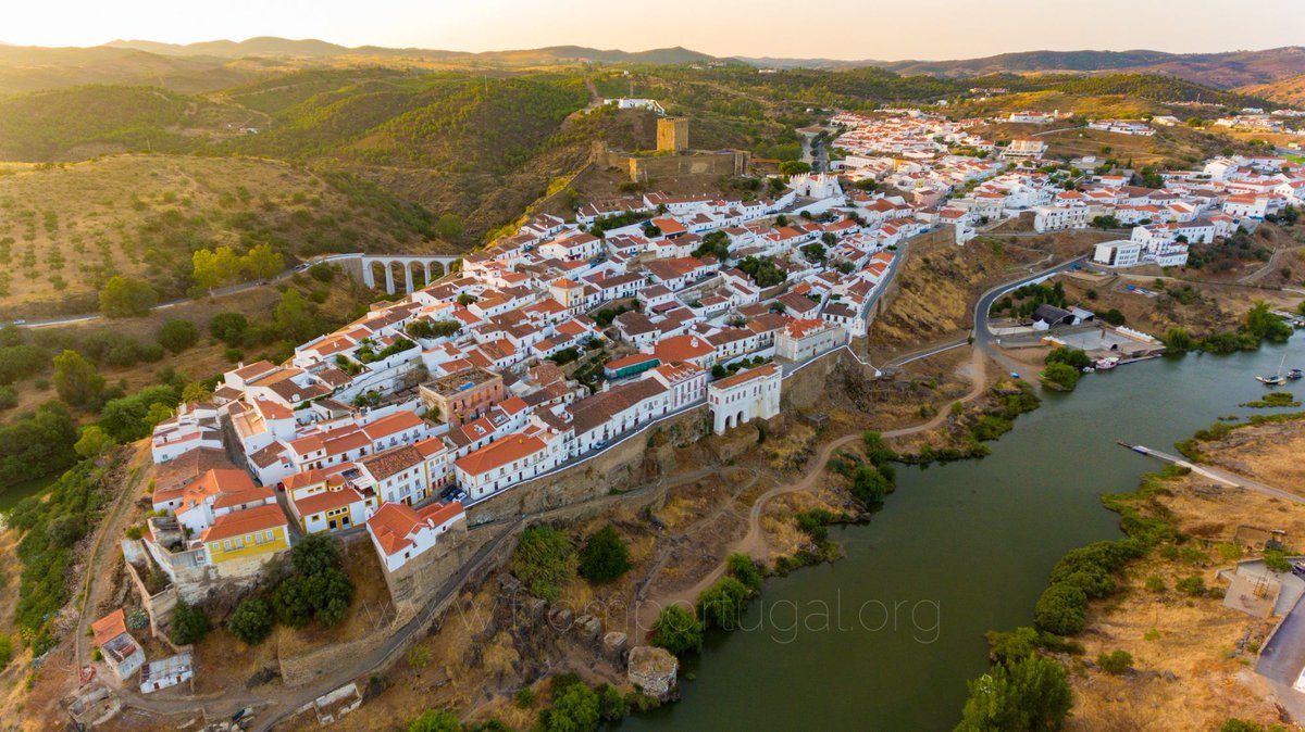 FromPortugal1's tweet photo. 🇵🇹Mértola, também conhecida como Vila Museu. Veja a galeria de fotos em https://t.co/3Y30NkwmyB 
🇬🇧 Mértola, also known as the museum village. See the photo gallery at https://t.co/3Y30NkwmyB 
#fromportugal #portugal #alentejo #mertola #visitalentejo #tourism #visitportugal https://t.co/gLxBqTwosK