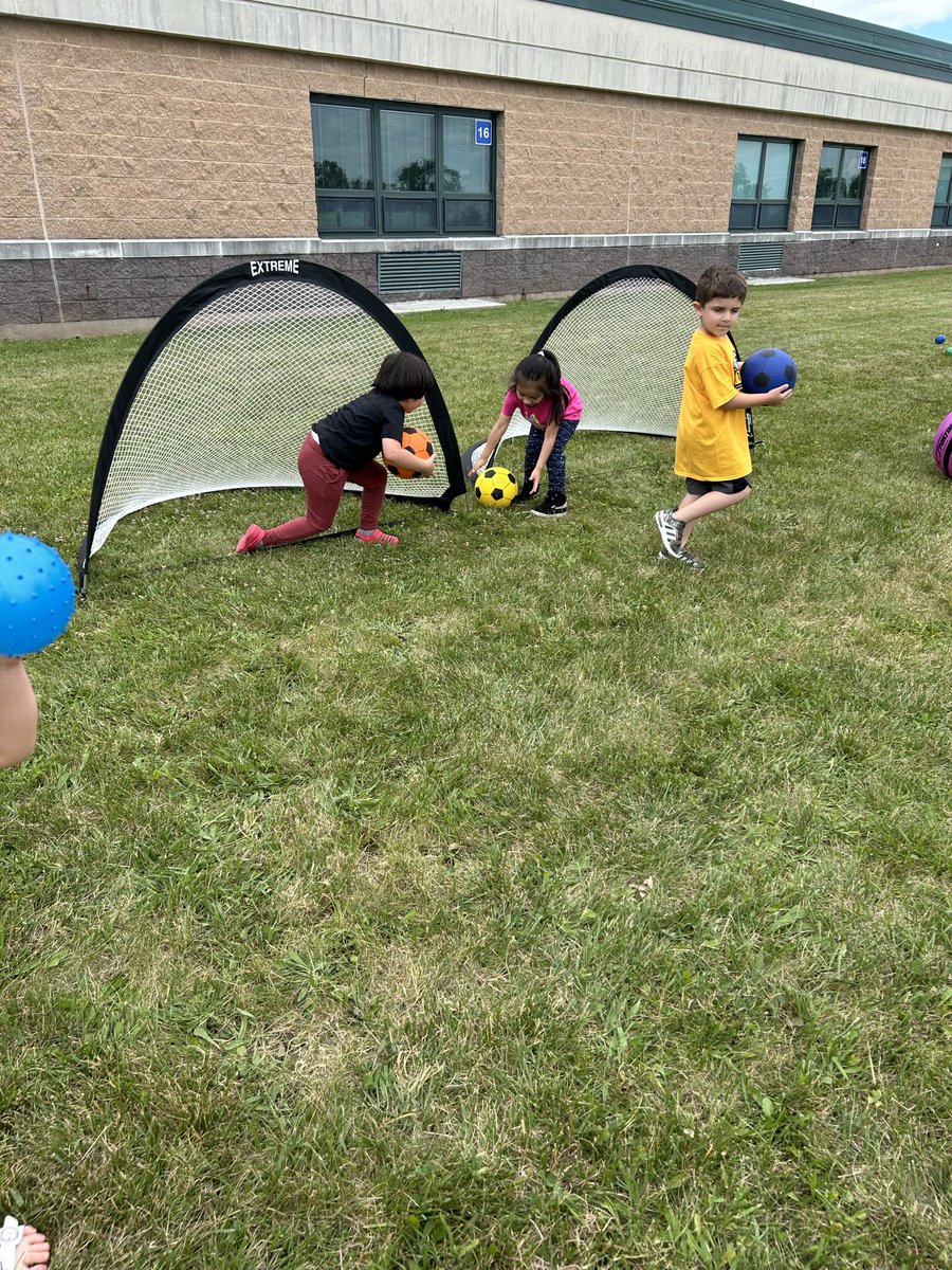 MissEricaTeach's tweet photo. Such a fun day in preschool yesterday! We love field day! https://t.co/ucamuhrgga