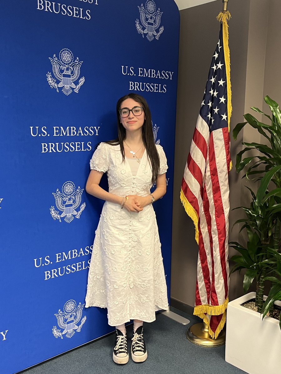 USAmbToBelgium's tweet photo. Meet Imane Arrahmouni, our 2024 Benjamin Franklin Transatlantic Fellowship #BFTF winner! She came to say goodbye before heading off to her program at Purdue University in Indiana. Our alumni always tell us this four-week exchange program for young leaders is a life-changing opportunity for them and we hope that Imane will enjoy the same amazing experience! It is truly a unique opportunity for these young leaders to foster relationships with other young Europeans and Americans to build strong transatlantic ties that will endure.
#ExchangeOurWorld #StudyintheUSA #Youth #BFTF #Leadership