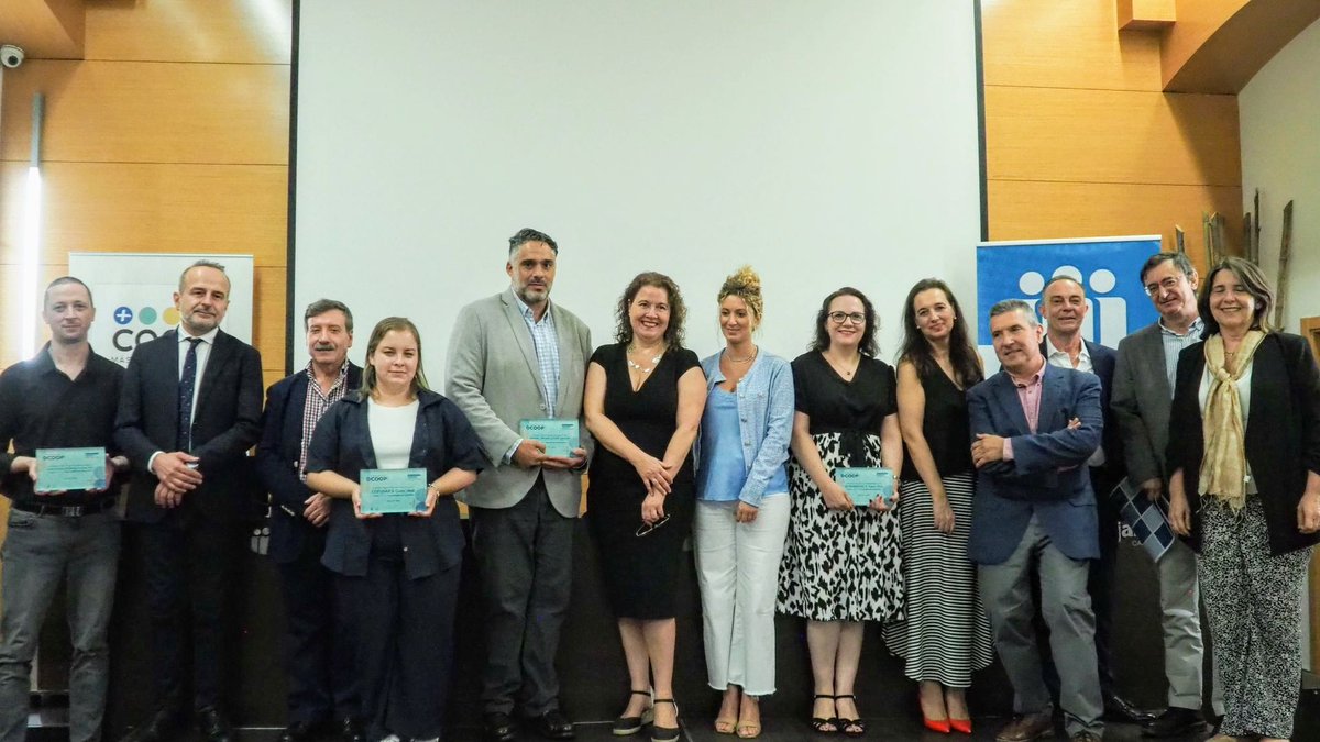 El profesor de la UMA Antonio Manuel Ciruela, galardonado por la Federación Andaluza de Empresas Cooperativas de Trabajo (<a href="/FAECTA_/">FAECTA</a>). +info: uma.es/sala-de-prensa…