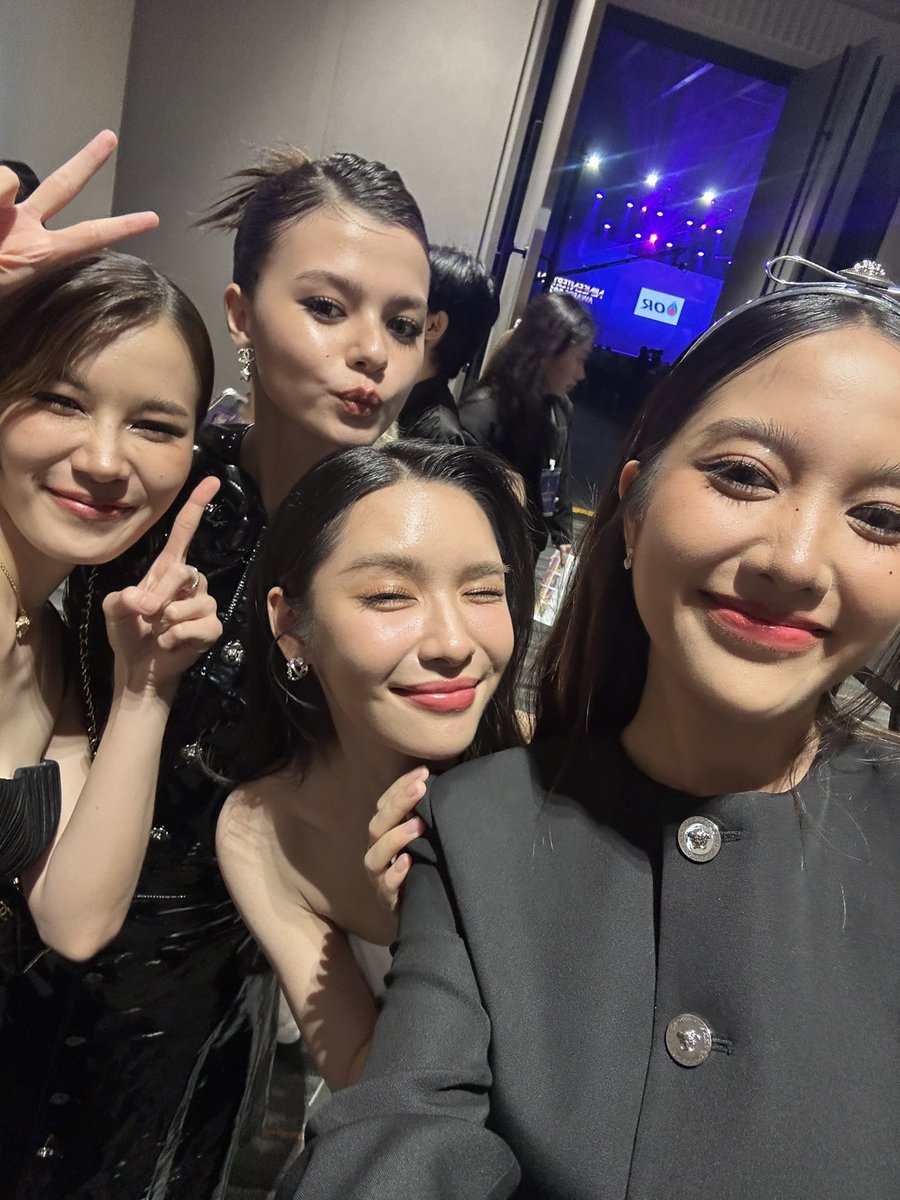 Lookkaeww_k's tweet photo. 🥰🙏🏻🤍

#9entertainAwards2024
#9entertainAwards2024xSunset https://t.co/ykoFS180hI