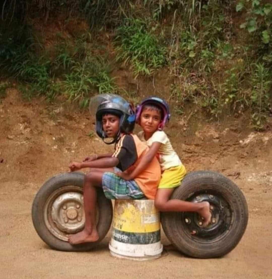 La logica non li porterà 
da nessuna parte.
L'immaginazione li 
porterà ovunque....