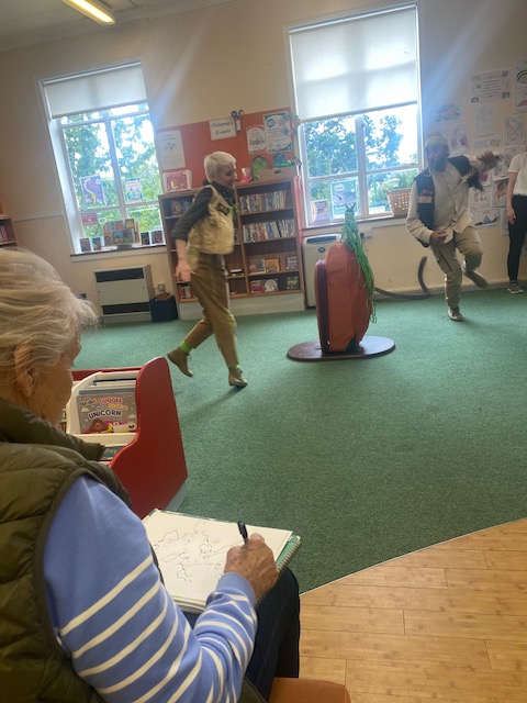 Art meets Dance. The Seed Dance performance for carers with young children took place this morning at Esher and gave inspiration for our Art Class that meets each Wednesday <a href="/SurreyLibraries/">Surrey Libraries UK</a>  <a href="/madebyKG/">Katie Green</a> #dance #art #performance.