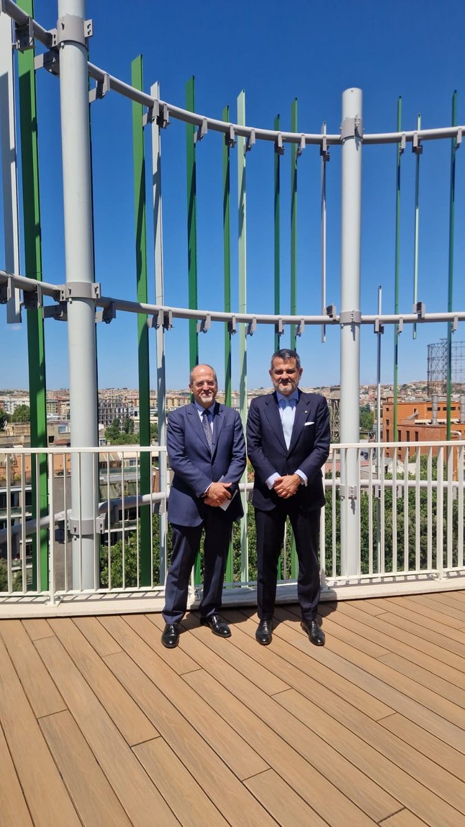 Spagna in Italia 🇪🇸🇮🇹 (@embespitalia) on Twitter photo Nel corso degli incontri istituzionali tra l’Ambasciatore di 🇪🇸 in 🇮🇹 e le università romane, questa mattina si è tenuta una proficua riunione con il Prof. Massimiliano Fiorucci, Rettore dell'Università Roma Tre <a href="/UnivRoma3/">Università Roma Tre</a>. Nel corso degli incontri istituzionali tra l’Ambasciatore di 🇪🇸 in 🇮🇹 e le università romane, questa mattina si è tenuta una proficua riunione con il Prof. Massimiliano Fiorucci, Rettore dell'Università Roma Tre <a href="/UnivRoma3/">Università Roma Tre</a>.