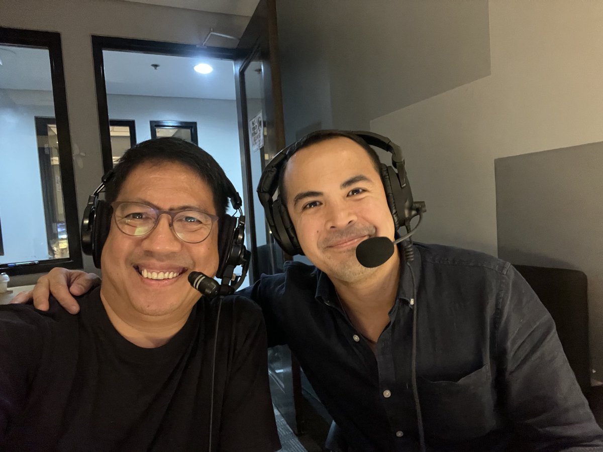 CoachAllanG's tweet photo. Here we go!!! Smart livestream with ⁦@Andrei_Felix⁩ #PBAfinals. #Game4 https://t.co/cbVNVIO52M