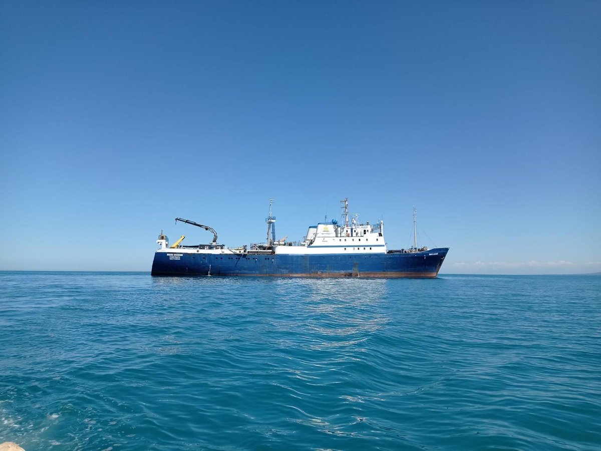 doorsblacksea's tweet photo. While most of @doorsblacksea is enjoying a wonderful meeting in #Chisinau #Moldova, some of the team are apparently working very hard aboard the #MareNigrum doing #archaeological side-scan measurements of the #Georgian coast. (📸: Adrian Popa)

Nothing to be jealous of here 😜 https://t.co/Befv7E6ri4