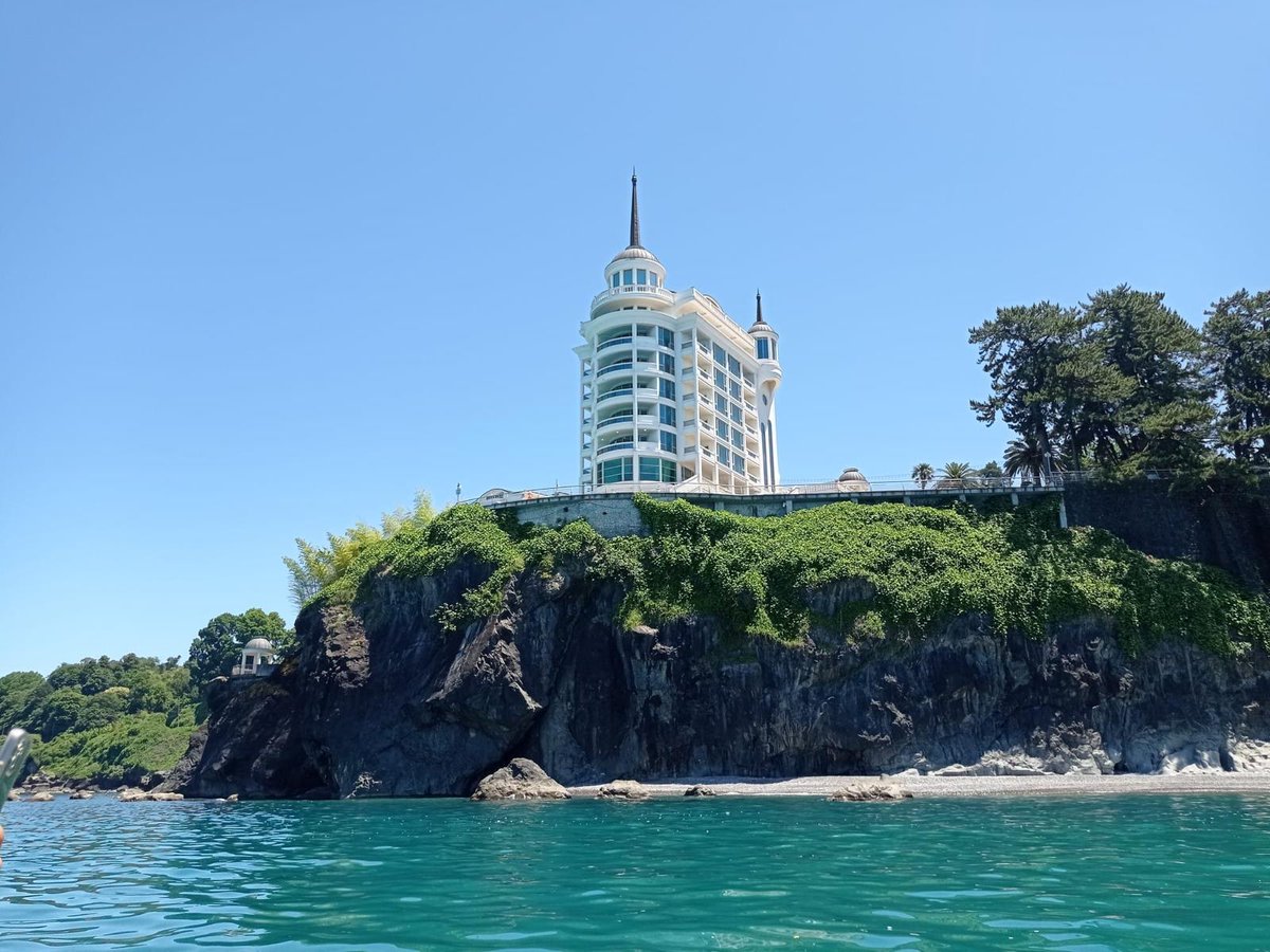 doorsblacksea's tweet photo. While most of @doorsblacksea is enjoying a wonderful meeting in #Chisinau #Moldova, some of the team are apparently working very hard aboard the #MareNigrum doing #archaeological side-scan measurements of the #Georgian coast. (📸: Adrian Popa)

Nothing to be jealous of here 😜 https://t.co/Befv7E6ri4