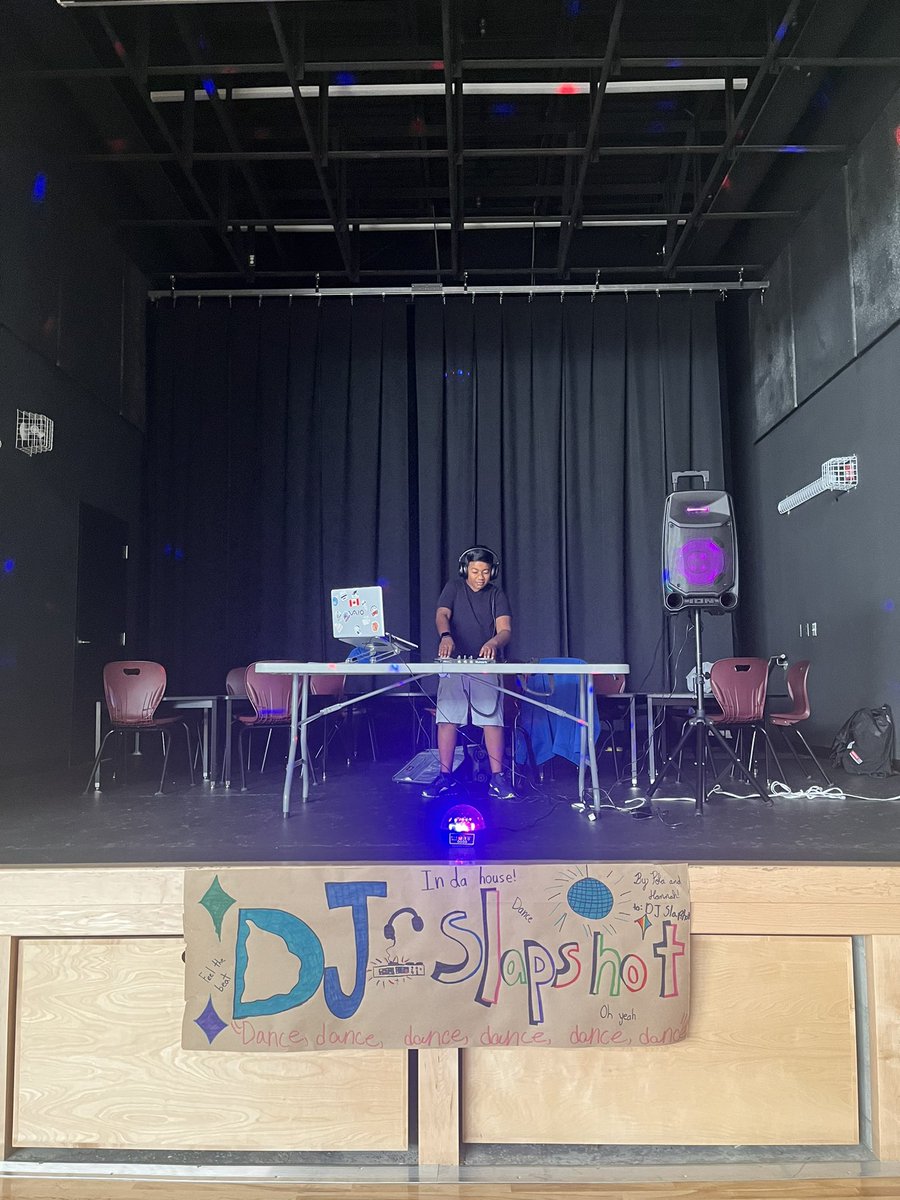 Mrs. Burguete tweet media