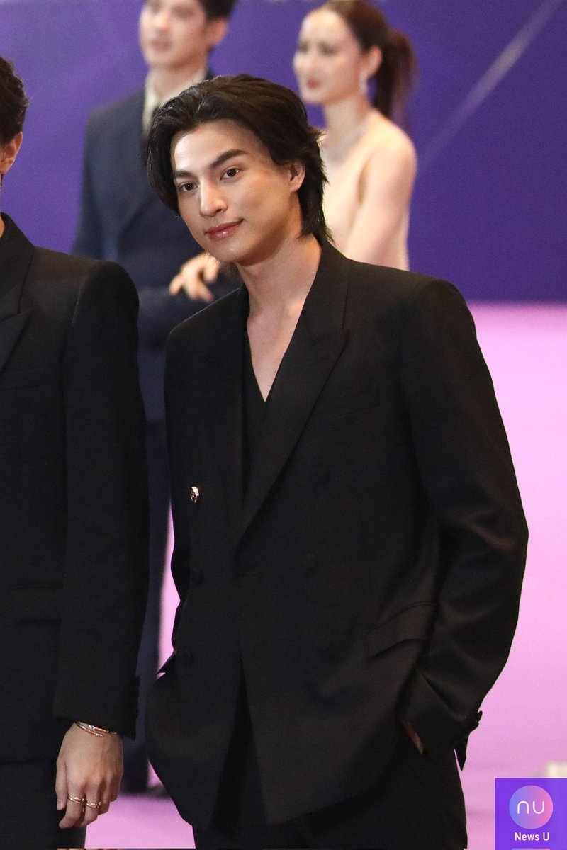 NNEWs_Uent's tweet photo. หนุ่มหล่อ“กลัฟ” จาก #ดวงใจเทวพรหม ร่วมเดินพรมม่วง งานประกาศรางวัล “ไนน์เอ็นฯ อวอร์ด ประจำปี 2024”

#9entertainAwards2024
#gulfkanawut #กลัฟคณาวุฒิ https://t.co/zg2R23V4Y3