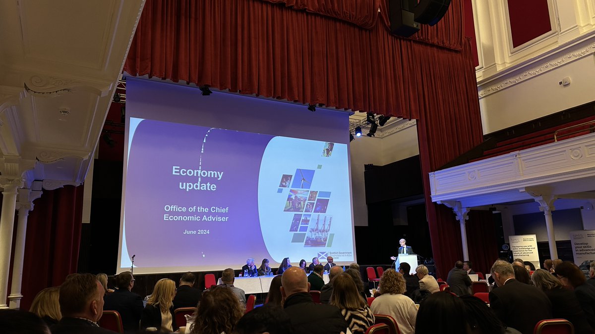 UWS_CPD's tweet image. We&apos;re representing @UniWestScotland at the Renfrewshire Economy Partnership Conference at Paisley Town Hall today! 👋🏽

Some great discussions in this morning&apos;s panel session - looking forward to the networking session this afternoon 😃

#SupportingLocalBusiness #Renfrewshire