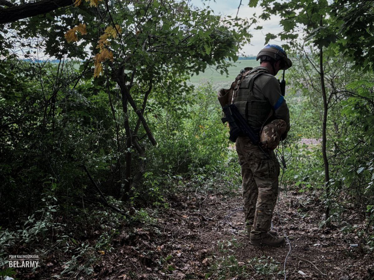 belwarriors's tweet photo. The beauty of nature around seems to hint at forest silence and tranquility. But there is a war going on. 

Footage from the combat positions of the Mikita Krivtsov UAV in the Kharkov direction. https://t.co/11dRFfEFmj