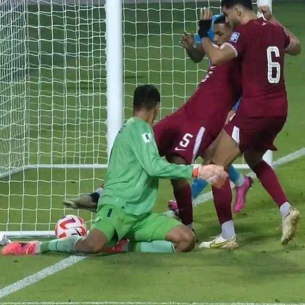 HEMKUMARMONDAL's tweet photo. @afcasiancup Shame on you.... Fukc you AFC.... Fukc you @FIFAcom @FIFAWorldCup 
#Cheating https://t.co/dQ5qaiRDN1