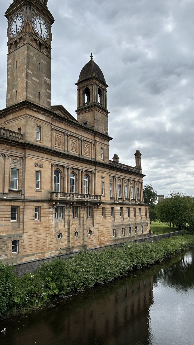 UWS_CPD's tweet image. We&apos;re representing @UniWestScotland at the Renfrewshire Economy Partnership Conference at Paisley Town Hall today! 👋🏽

Some great discussions in this morning&apos;s panel session - looking forward to the networking session this afternoon 😃

#SupportingLocalBusiness #Renfrewshire