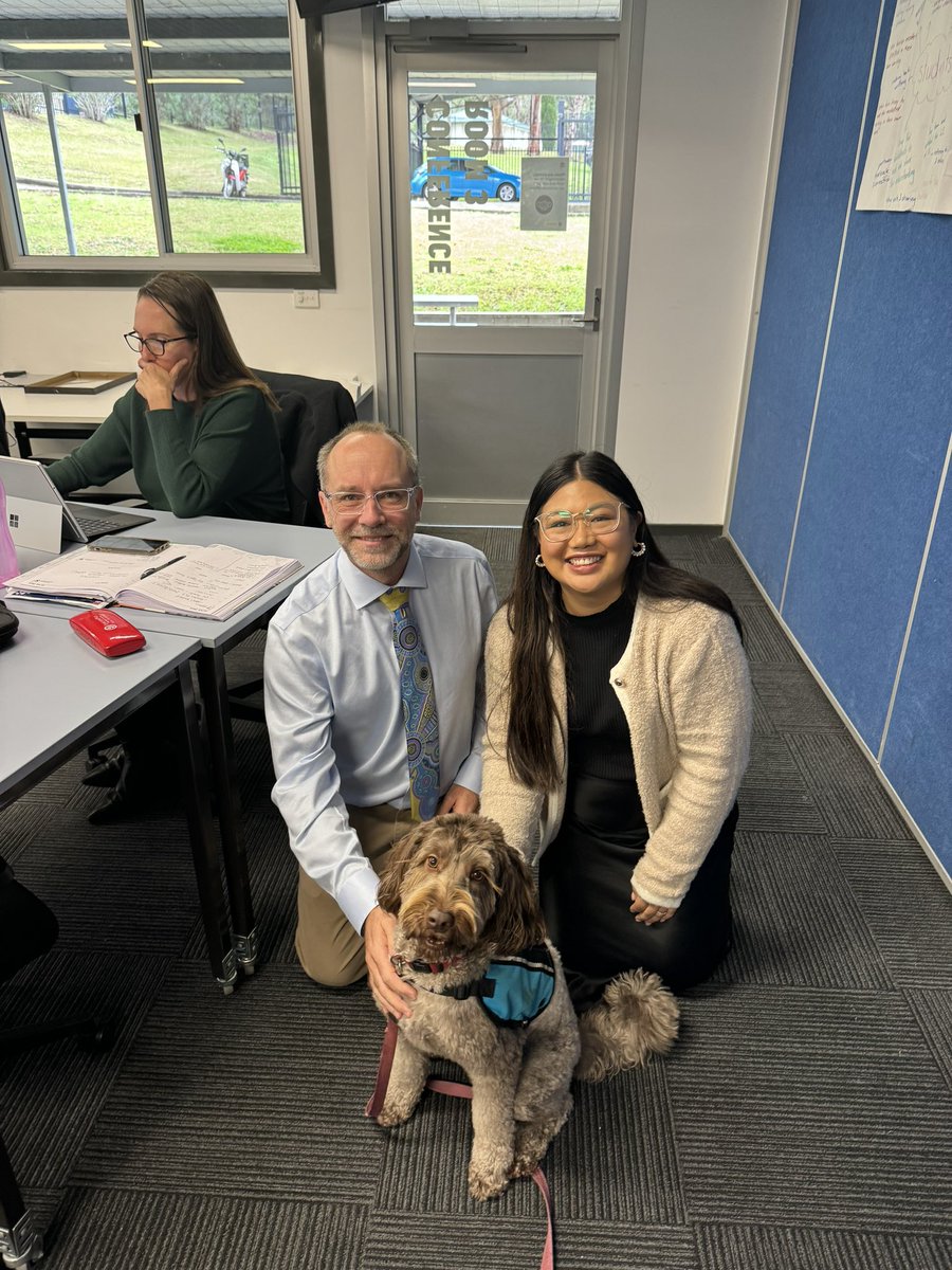 Tighes Hill PS was the epicentre of our Instructional Rounds work with our dynamic facilitator, Stephanie Salazar. Supporting students to use modelled teaching experiences in writing. R/ DEL, Mat Freeman doing a top job!