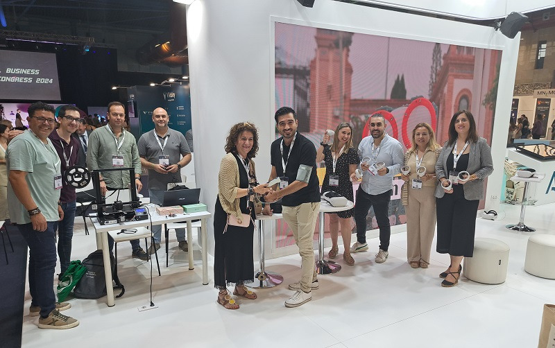 PuntosVuela's tweet photo. Llevando la revolución digital de Andalucía al Digital Enterprise Show en #Málaga! Del 11 al 13 de junio, se están compartiendo las iniciativas de los #PuntosVuela que están transformando los pueblos y barrios andaluces 

👉 https://t.co/JROsa58cxM

#PuntosVuela #DES2024 https://t.co/G0uIJBYxcJ