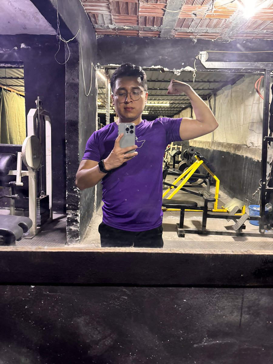 RolandSols1's tweet photo. Ahí vamos!! 🥺 #gay #gym https://t.co/NdDtNQRoSf