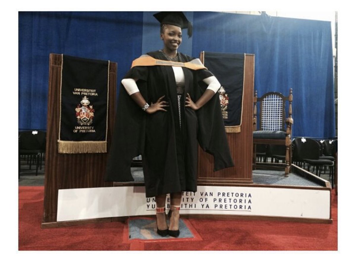 sibumabena's tweet image. 2014 vs 2024 

2014
Frame 1: I was graduating from a degree at Tuks
Frame 2: I was a dancing for Miller GD to make extra money 

2024
Frame 3: I was graduating from a program at Harvard 
Frame 4: I was dancing with my family in a building I almost own 

So much can change in 10…
