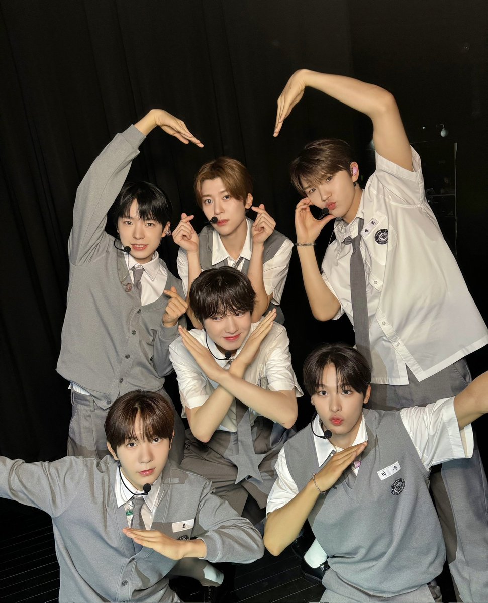 The moment we've all been waiting for has finally arrived – our Jeonju performance! We're excited to try out some new games that we didn't get to do during our shows in Seoul and Busan. We hope our Zeenies are looking forward to it as much as we are! Let's all have a great time !