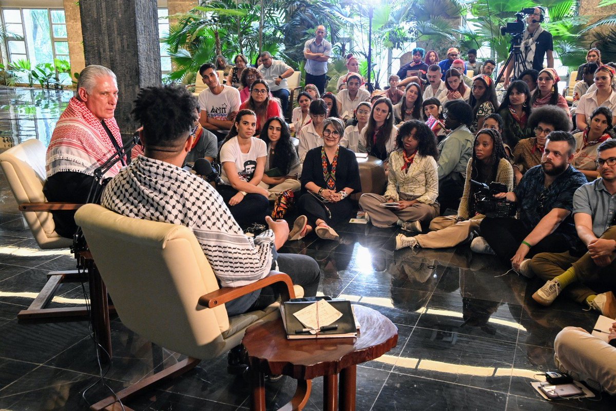 Buenos sentimientos, y grandes verdades. Fueron esas las fuerzas principales que movieron el intercambio que tuvo lugar <a href="/DiazCanelB/">Miguel Díaz-Canel Bermúdez</a> , y la Brigada estadounidense de Jóvenes “Let Cuba Live” de la Asamblea Internacional de los Pueblos. presidencia.gob.cu/es/noticias/en…
#Matanzas