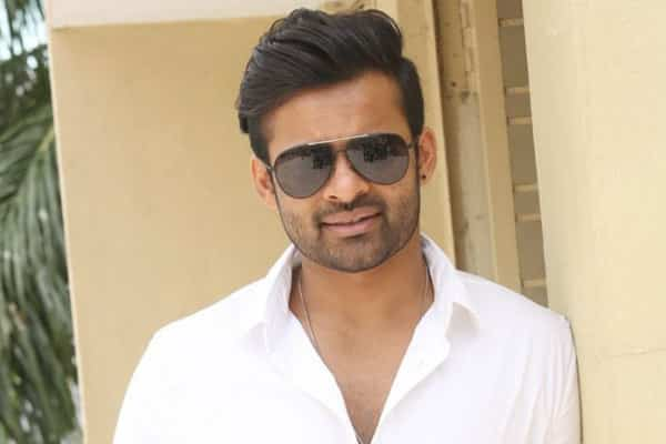 BigtvApp's tweet photo. మెగా ఫ్యామిలీలో మొదలైన ముసలం.. హీరో అల్లు అర్జున్ ను సుప్రీం సాయి ధరమ్ (దుర్గా) తేజ్ సోషల్ మీడియా (ట్విటర్, ఇన్ స్టా) లలో అన్ఫాలో అయ్యాడు.
#saitej #alluarjunatnandyal #alluarjunwithysrcp #chotanews #pawankalyan @SaiDharamTejFn https://t.co/WQ1YP8K8Vn