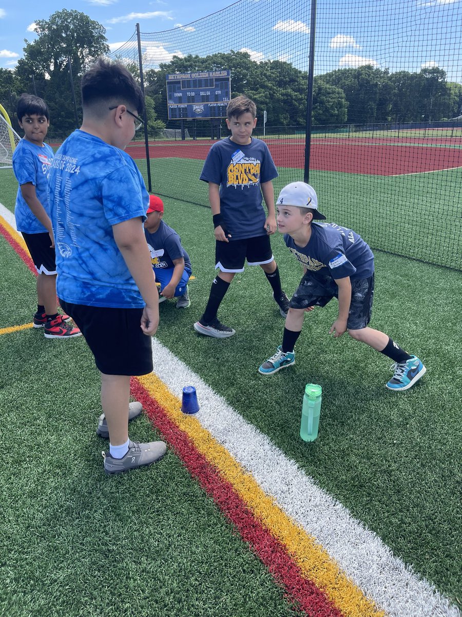 MrsSiebenChris's tweet photo. A special day for our 5th graders at JFK!  We had a great time participating in team building activities with all 3 elementary schools!💙💛 @MDzSabatini @CBS_Bethpage #WeAreBethpage https://t.co/c6bRBNBeKL