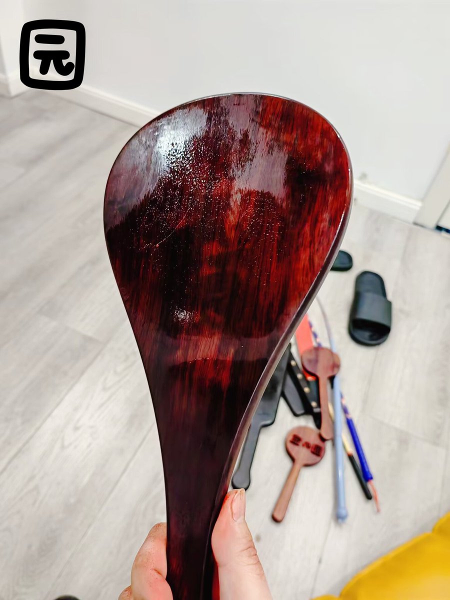 谢谢俺主人大发雷霆后送俺的血屁屁🌚🌚
#SP #spanking #打屁股 #bdsm #SM #小圈 #男主 #女贝 #管教