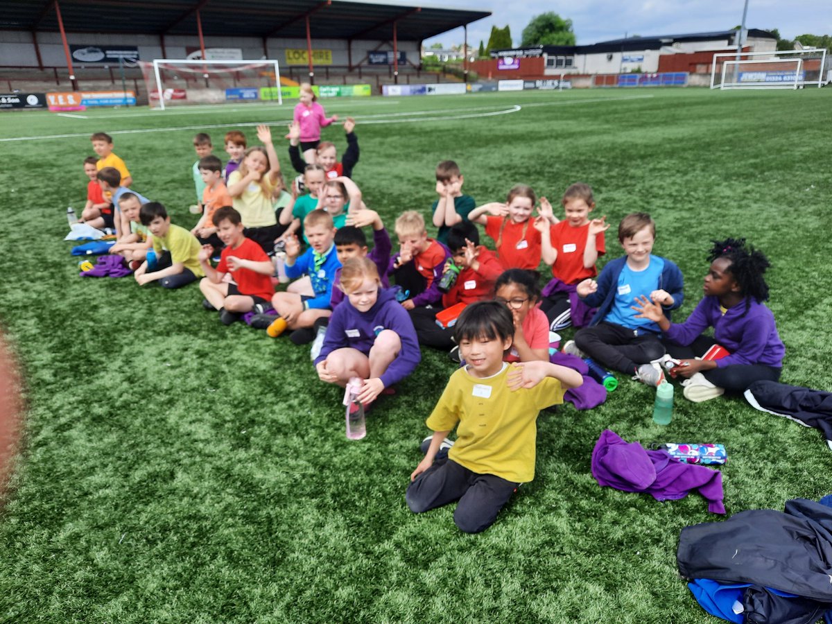 KPS_Primary3T's tweet photo. Fantastic day at sports day today! Well done everyone! 👏🙂 https://t.co/IGlz00qv7v