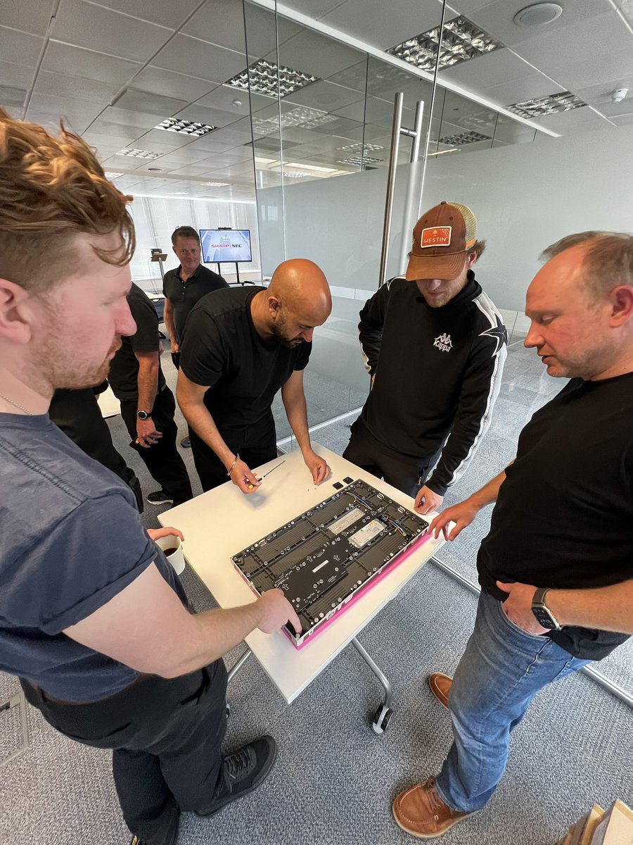 Rhyno_24's tweet photo. Day 2 of 2, @SharpNEC_UK hosting #dvLED #Engineers &amp; #Technicians from @PSCo_, @VisualizationAV, @direct_view_sol &amp; @vtlgroup.

Today is “all hands on product”, as we get into the detail around our dvLED products &amp; solutions!

#AVTweeps #AVBrits🇬🇧 #ProAV #AVInTheAM #SharpNEC https://t.co/h1jap2p3IE