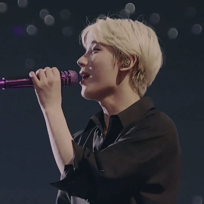 ksnmura's tweet photo. blonde sunoo in black polo >>> https://t.co/UybtGPWQng