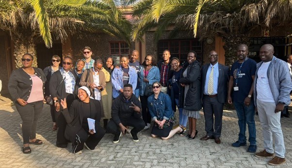 WitsRHI's tweet photo. A delegation from PEPFAR, USAID, &amp; CDC visited the Johannesburg Health District to assess the #DREAMSprogram's impact on reducing #HIV infections among adolescent girls &amp; young women. The visit showcased the positive impact of DREAMS.
Read more: https://t.co/qlK8L5Zfct
#WitsRHI30 https://t.co/iMbd2Pv9gM