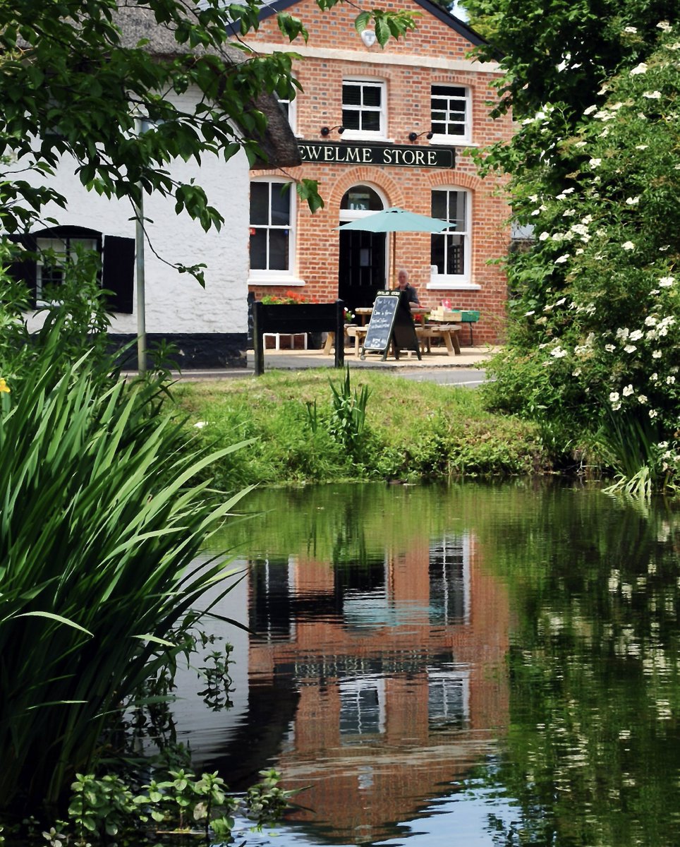 Tucked away in the folds of the South Oxfordshire Chilterns, Ewelme village of just over 1,000 residents has so many wonderful stories, I really don’t know where to start. The Grande Dame?
ℹ️open.substack.com/pub/marytebje/…

<a href="/ChilternsNL/">Chilterns National Landscape</a> <a href="/ChilternSociety/">Chiltern Society</a> <a href="/EwelmeStore/">EwelmeVillageStore</a> <a href="/TheRidgeway1972/">The Ridgeway National Trail</a>