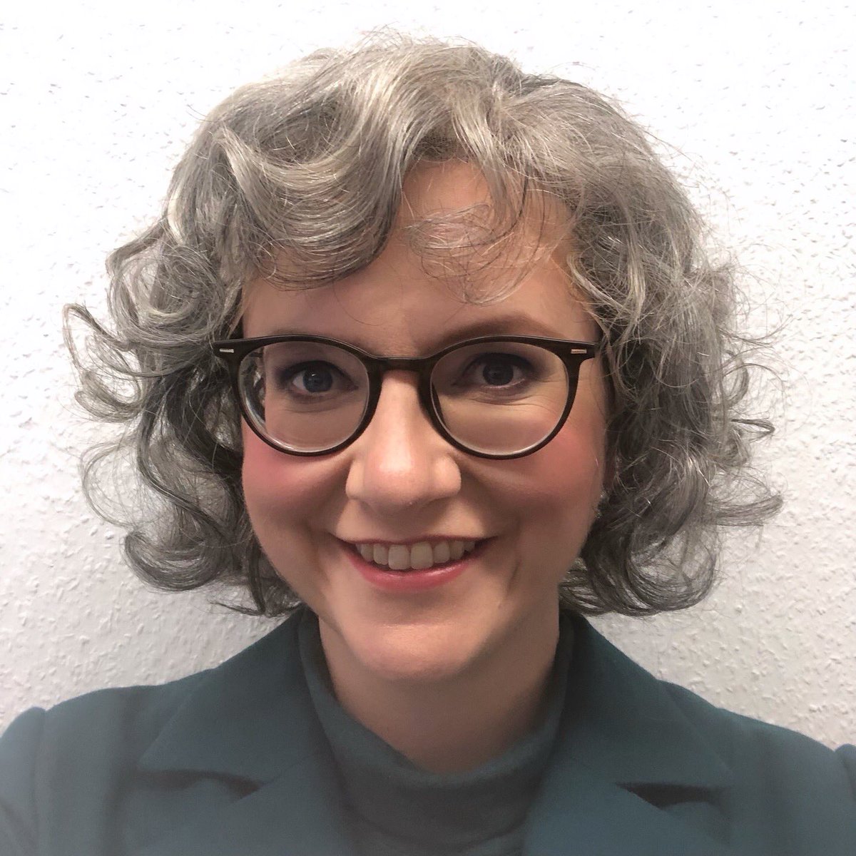 Anna Harvey (@annaharveymezzo) on Twitter photo Sunday is our premiere of “Der Fliegende Holländer” <a href="/operamrhein/">Deutsche Oper am Rhein</a>! I’ve been having so much fun in rehearsals - our director Vasily Barkhatov has made much more of Mary, featuring her throughout the opera as Senta’s flirtatious, maneating mother. Hopefully see you there on Sunday! Sunday is our premiere of “Der Fliegende Holländer” <a href="/operamrhein/">Deutsche Oper am Rhein</a>! I’ve been having so much fun in rehearsals - our director Vasily Barkhatov has made much more of Mary, featuring her throughout the opera as Senta’s flirtatious, maneating mother. Hopefully see you there on Sunday!