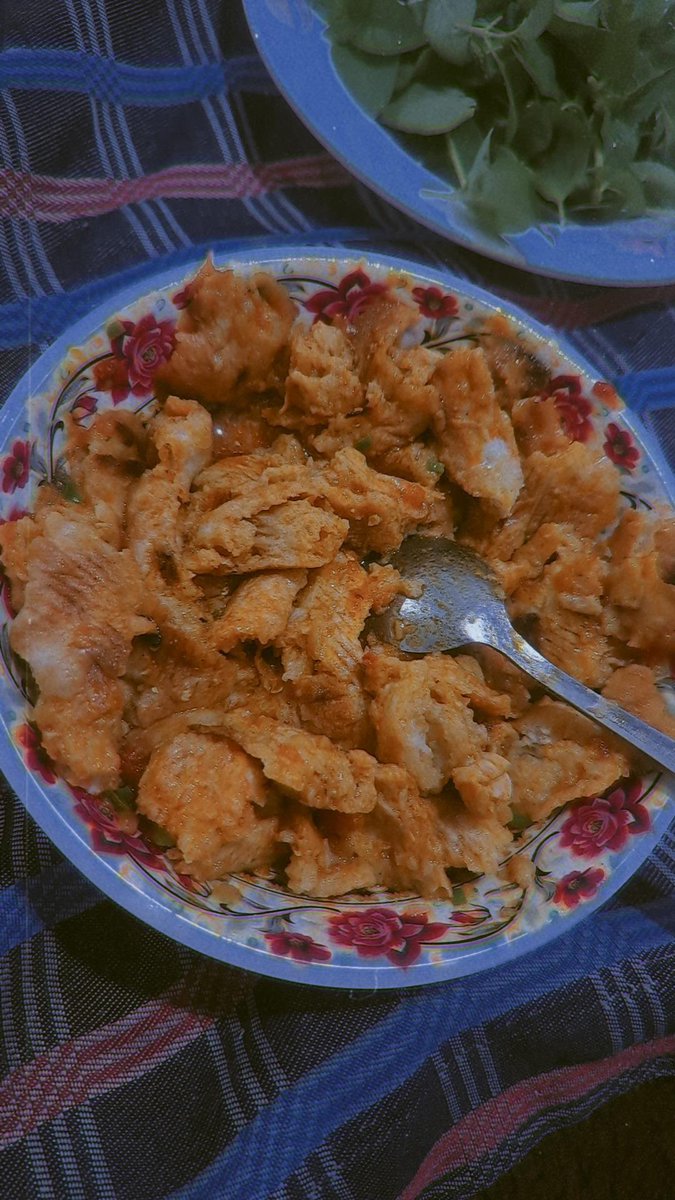 hadis_brahui's tweet photo. جوری که آبگوشت و سبزی اوف میچسبه🤤♥️ https://t.co/URVbeFniT4