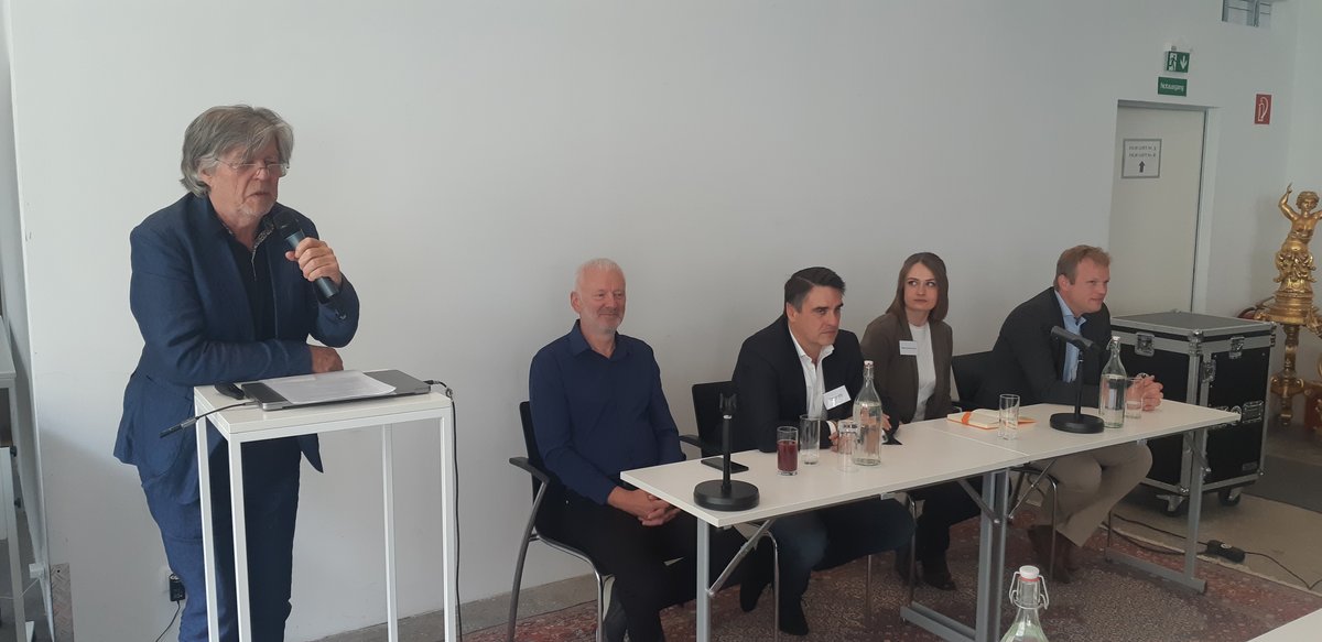 TRACEH2020's tweet photo. Now our host Reinhard Kreissl @vicesse leads a roundtable on the factors affecting #AI uptake by #LEAs. Thanks to all our panellists, Tobias Mattes from the #BavarianPolice, Peeter Paisuots from #ECTB, Thomas Havranek from #CIN, and Madison Leeson of #IstitutoItalianodiTecnologia https://t.co/3hvSlIcBFb