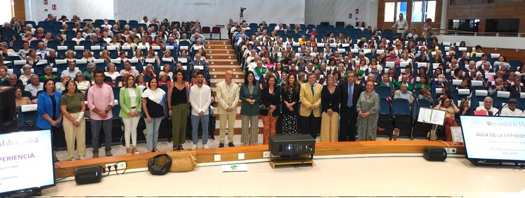Solemne clausura del Aula de la Experiencia, curso 2023-2024 | Consejo social uhu.es/consejo-social…
