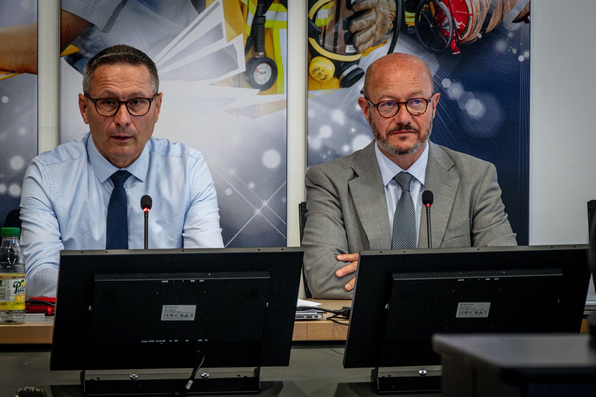 BoslandJP's tweet photo. La candidature pour l'organisation du 133ème congrès national des @PompiersFR est portée par la @gironde en présence de son président Jean-Luc Gleyze, de Marc Vermeulen, directeur du #SDIS33, de @Brunner33510, président @udsp_gironde et de Philippe Harguendeguy, chef de pôle opérationnel.

Candidature retenue pour 2027 !