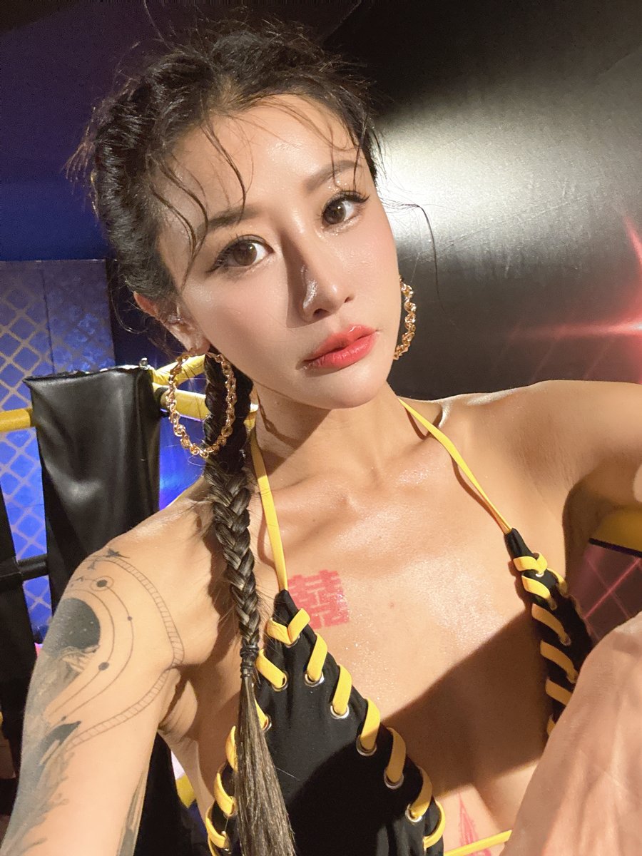 fanlara1223's tweet photo. 週六的夜晚 你們有什麼安排嗎😂 
我應該是一個宅在家裡的路線  

#宅 #週六 #夜晚  

 𝕁𝕍𝕀𝔻 🔍 𝕗𝕒𝕟𝕝𝕒𝕣𝕒𝟙𝟚𝟚𝟛   
【LINE】https://t.co/JHpyc26FOu 
【JKFace】https://t.co/Z43zkXrnnu https://t.co/GkGr2PH0XY