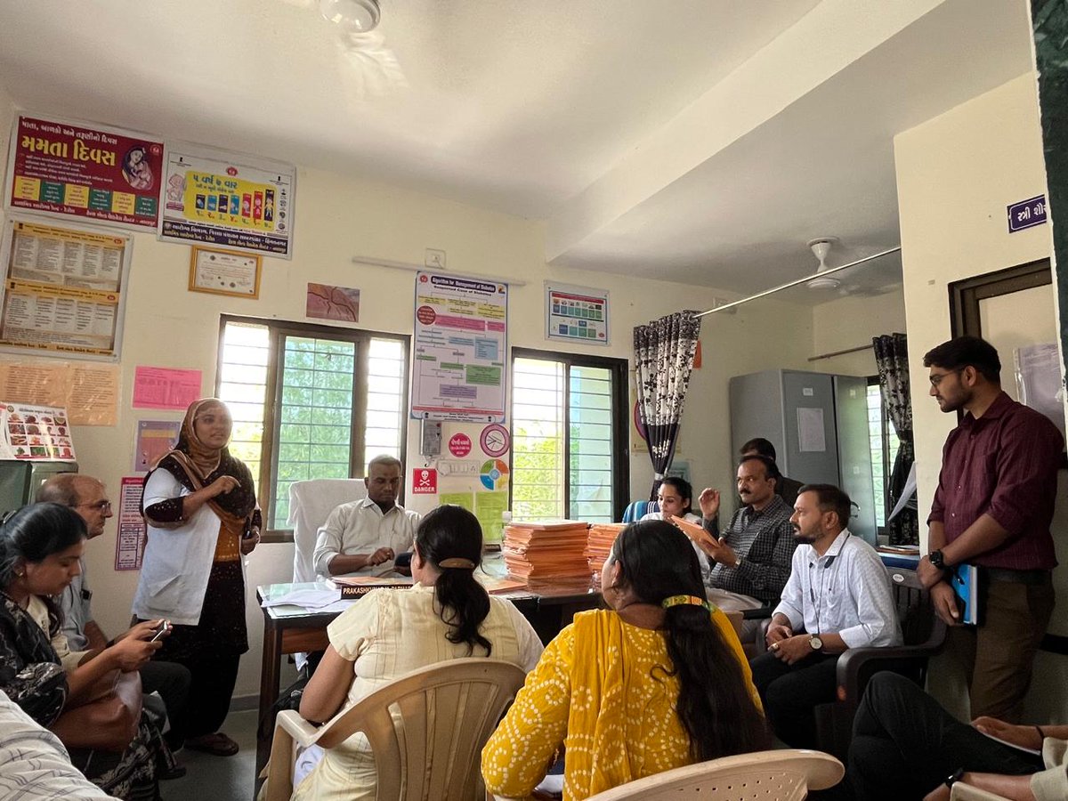 ShsrcGujarat's tweet photo. IPSI અંતર્ગત ૨ દિવસીય ફીલ્ડ વિઝિટ નું આયોજન કરેલ જેમાં આરોગ્ય ફેસેલિટી પર વિઝિટ કરી ક્વાલિટી વિષે ચર્ચા કરેલ. આરોગ્ય ની ટીમ દ્વારા મુલાકાત લઈ સાબરકાંઠા જિલ્લા ની સફળતા અને કાર્ય વિષે ચર્ચા કરી વધુ માહિતી પ્રાપ્ત કરેલ. https://t.co/AmsYq5X95w