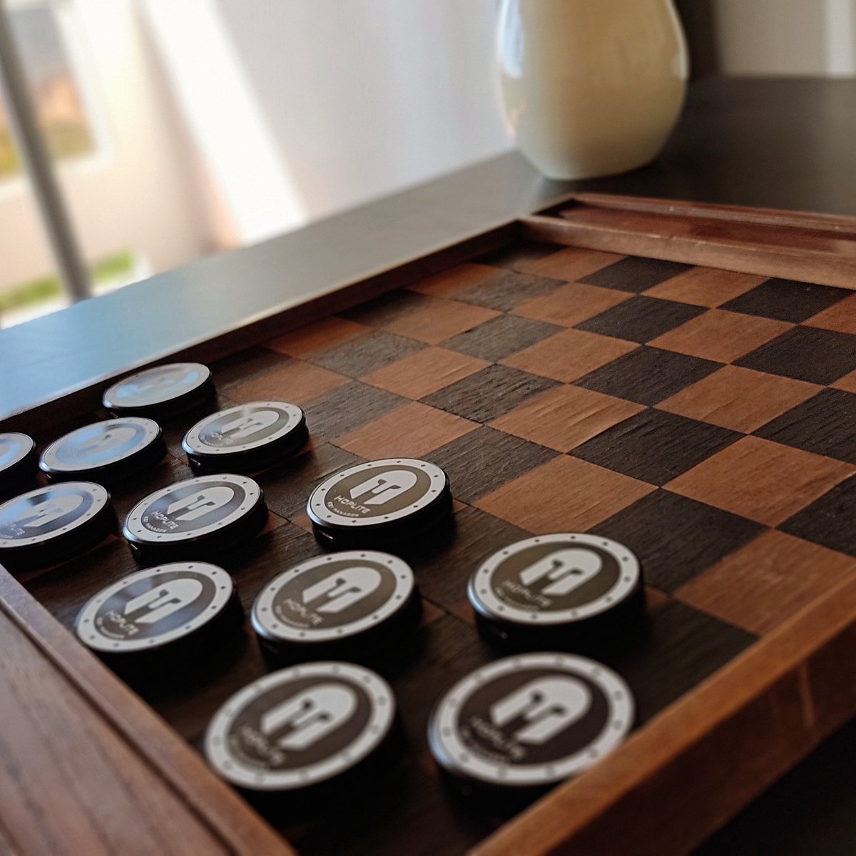 HopliteKeyMgr's tweet photo. ♟️In chess, every move counts. Bring that strategic thinking to your digital life with Hoplite Key Manager! Safeguard your data with unmatched reliability. No more weak passwords—Hoplite makes your digital fortress impenetrable! 🛡️🔐 #passwordmanager #dataprotection #dataprivacy https://t.co/E2K5Zonzwa