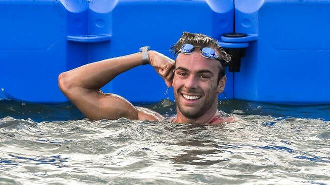 Mamma mia cosa ha fatto Greg 🇮🇹 

Paltrinieri conquista la medaglia d'oro nella 10Km in acque libere agli Europei di Belgrado.
Ha vinto con un numero da prestigiatore. Ha rischiato, ha scelto una traiettoria diversa dal resto del gruppo, un azzardo mai visto nel nuoto di fondo.