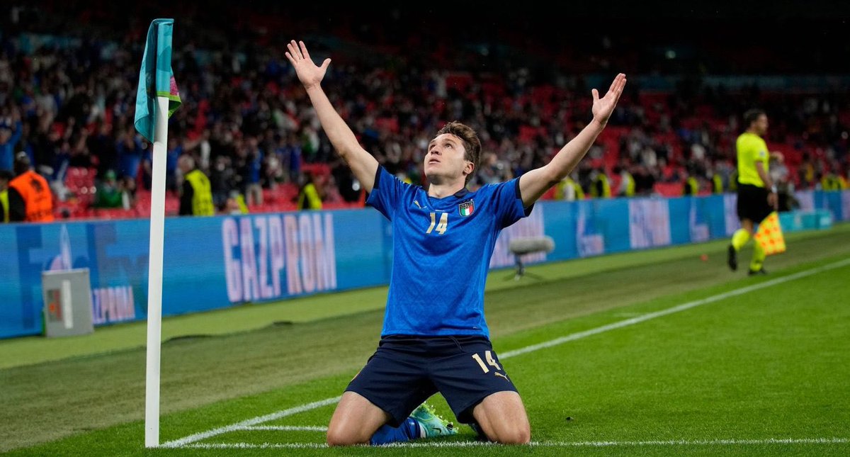 Lavori in corso ✍️ 

La partita di mercato su #Chiesa è lunga, ma il primo passo è stato compiuto. 
La Roma c'è. Un primo passo per illustrare al suo agente la centralità che Federico Chiesa avrebbe nella nuova Roma. È la priorità tecnica di De Rossi. La stessa centralità che non