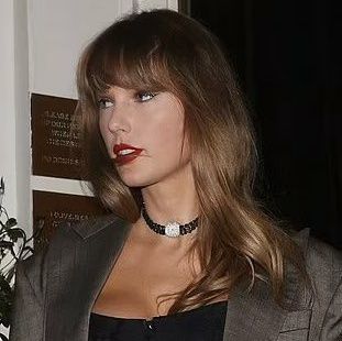TheSwiftSociety's tweet photo. THE TORTURED POETS DEPARTMENT NECKLACE IS BACK https://t.co/8vrKGUijCf