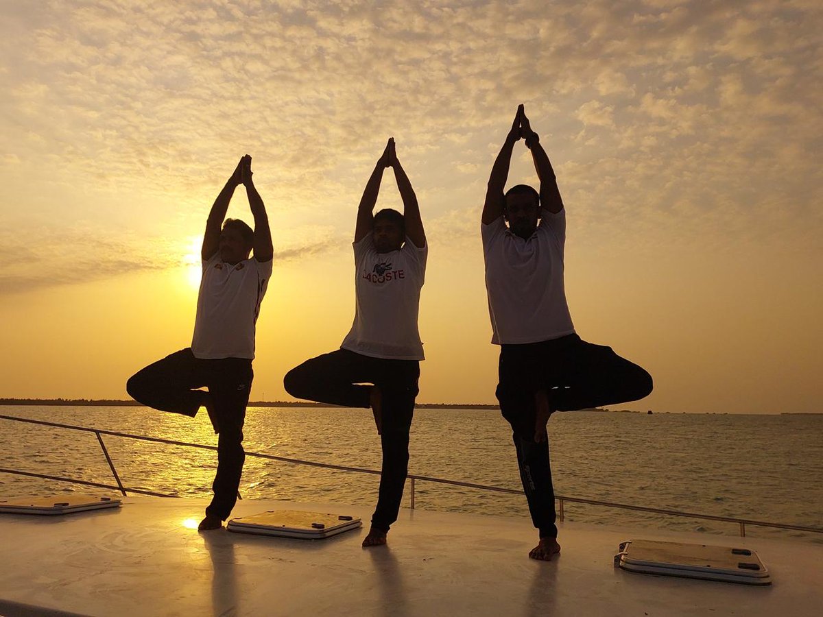 CGJaffna's tweet photo. @IndiainSL @AhciKandy @CgiHoc @DrSJaishankar @iccr_colombo @iccr_hq @IndianDiplomacy @MEAIndia @moayush @santjha Concluding the Yoga-journey on Delft Island, watch our brilliant yogis perform #YogaAtPalkStrait
#YogaForAll #YogaAtDelftIsland #CultureConnection https://t.co/CqEgapNOFA