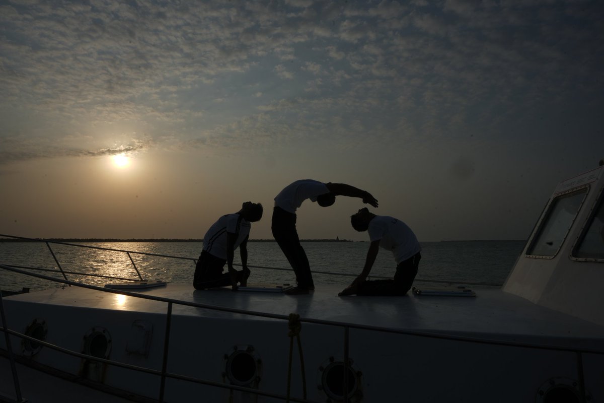 CGJaffna's tweet photo. @IndiainSL @AhciKandy @CgiHoc @DrSJaishankar @iccr_colombo @iccr_hq @IndianDiplomacy @MEAIndia @moayush @santjha Concluding the Yoga-journey on Delft Island, watch our brilliant yogis perform #YogaAtPalkStrait
#YogaForAll #YogaAtDelftIsland #CultureConnection https://t.co/CqEgapNOFA